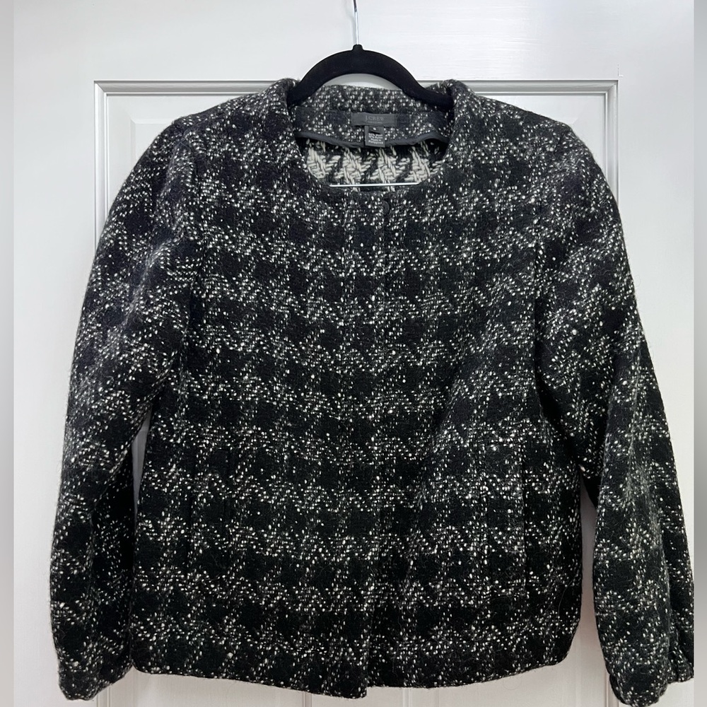 J Crew black/white wool tweet jacket in excellent condition. Size 8